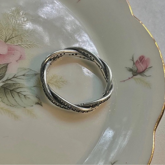 Pandora Sparkling Twisted Lines Ring - Picture 2 of 4